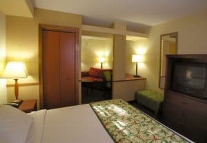Fairfield Inn and suites Williamsburg VA King suites