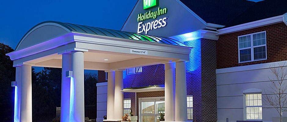 Holiday Inn Express Williamsburg Exterior