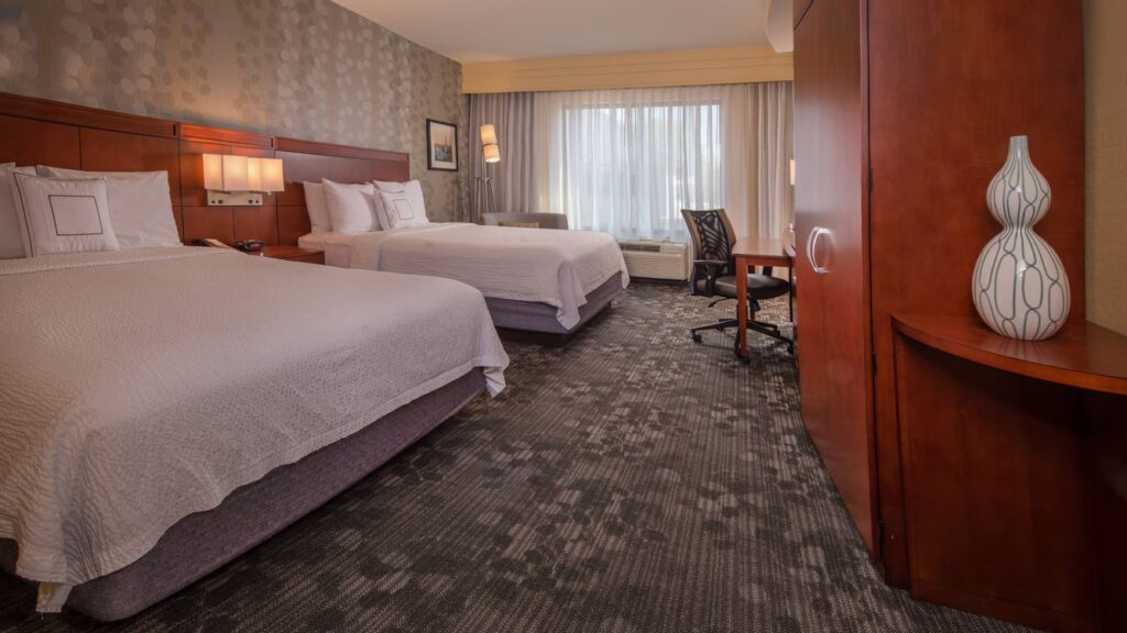 Courtyard by Marriott Fredericksburg Historic District 2 Courtyard by Marriott Fredericksburg Queen Queen Room