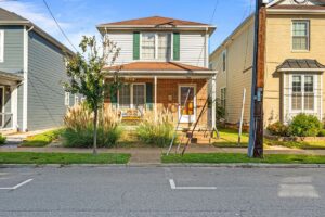 I95 Home Rentals 4 Charming 4-Bedroom House in Historic Downtown Fredericksburg, VA